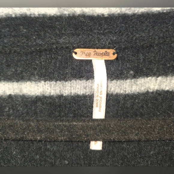 Free People Blanket Poncho Coat Wool Blend Black And White Size Small Oversized - Picture 3 of 7